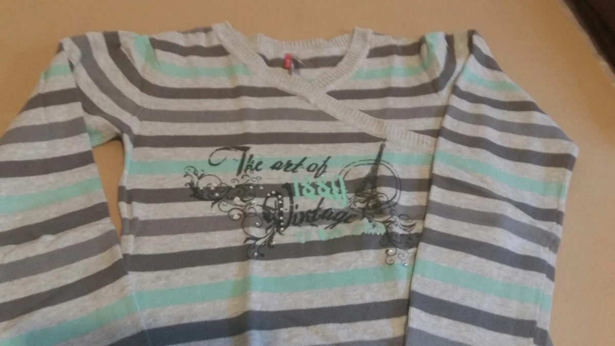 Joli lot pull et t.shirt ML 10 ans