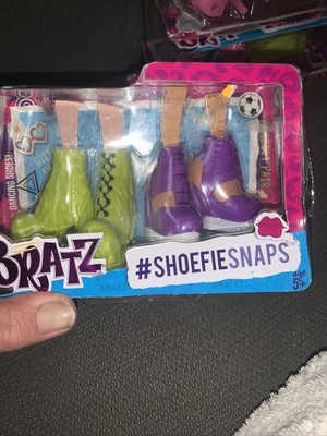 New Bratz Shoefiesnaps Shoefie Snaps Shoes - 2 Pairs Of Brat Doll Shoes Dolls
