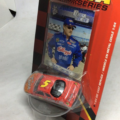 Racing Champions Nascar ULTRA #5 Terry Labonte Chevy Monte Carlo 2003 - Picture 3 of 3