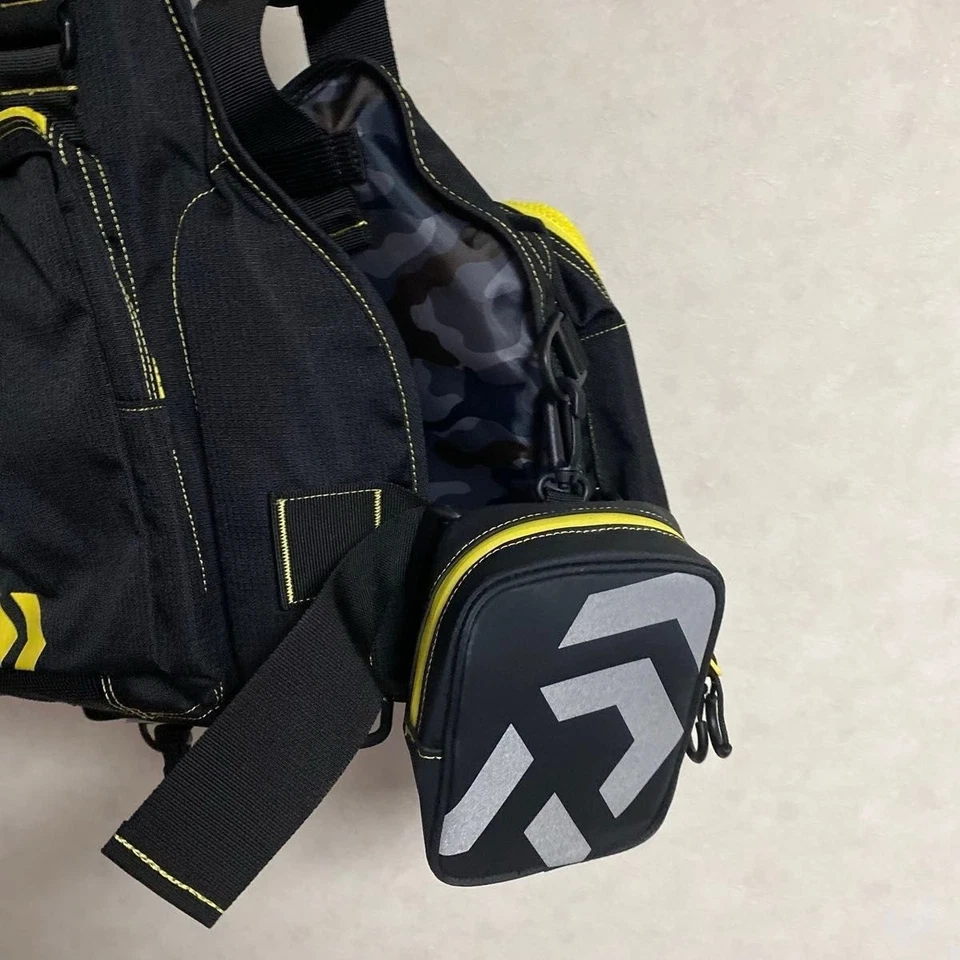 Chaleco de juego flotador de pesca DAIWA DF-6206 salvavidas Jet negro amarillo NUEVO Japón Foto 3 de 4