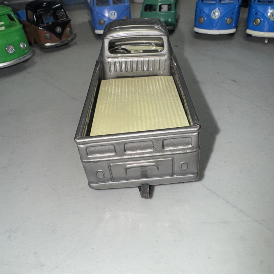 Винтажный оловянный автобус Volkswagen CKO поздней модели с одной кабиной - Изображение 4 из 4