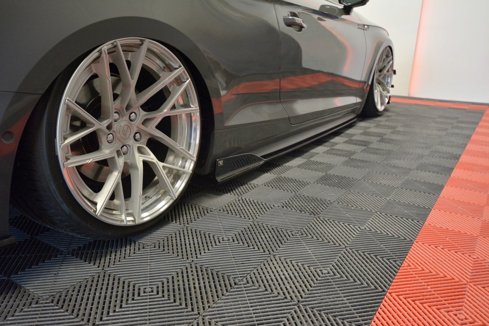 Rajouts de bas de caisse Maxton Audi S5 Coupe pour rabaissement visuel personnalisé