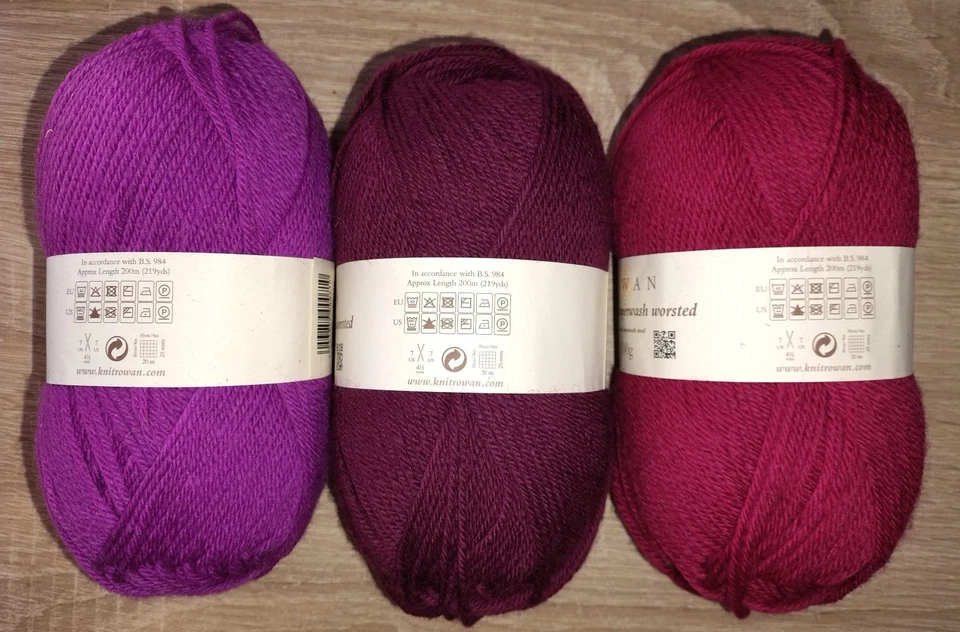 Rowan Pure Wool Worsted – 3x 100g – 124 RichRed/ 189 Windsor/ 119 Magenta  - Bild 2 von 3