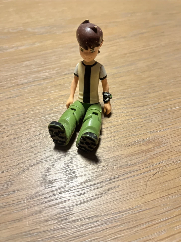 "Figura de acción Playmates Ben 10 Ben Teenyson 2006 4"" Cartoon Network - ¡Usada en excelente estado! Foto 4 de 4