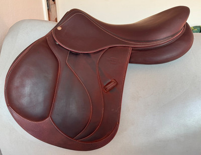 18'' Devoucoux Biarritz O Saddle - 2023 - 2A - Full Buffalo - MINT!