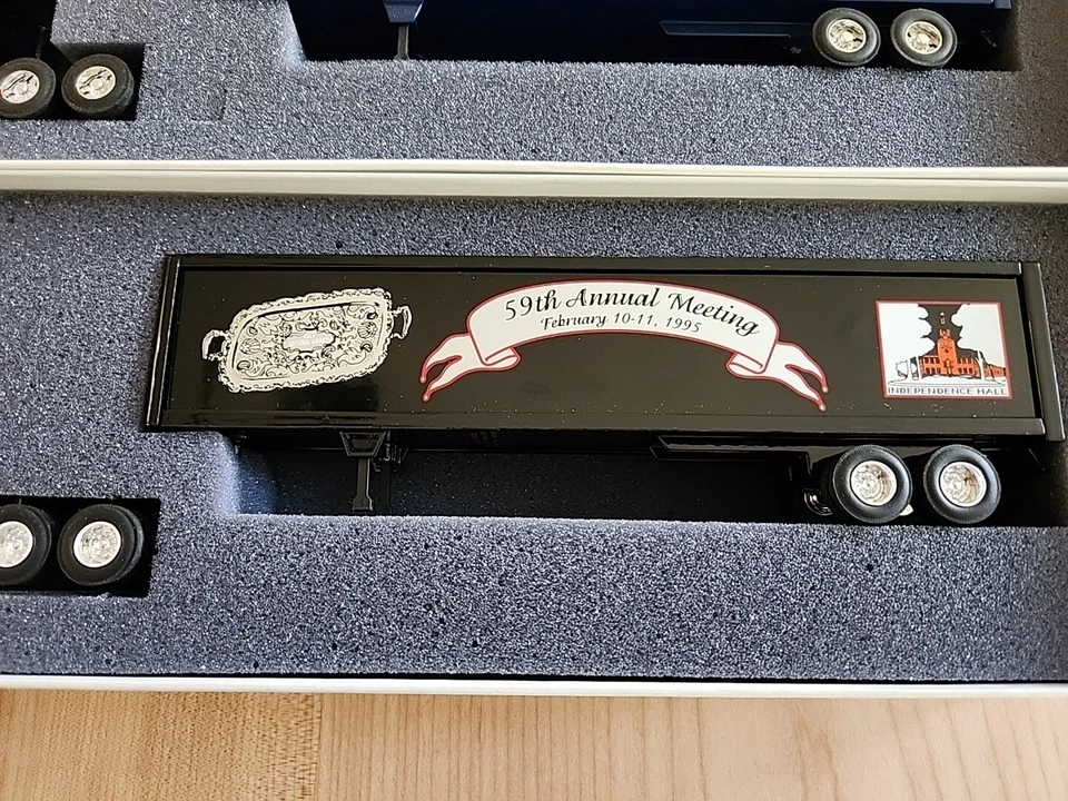 3 Penjoy Collectible Tractor Trailer Trucks Die Cast Vintage Lot. New In Box - Image 2 of 4