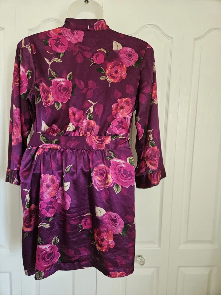Bata sedosa con estampado floral púrpura Morgan Taylor hasta la rodilla talla XL bolsillos para cinturón Foto 4 de 4