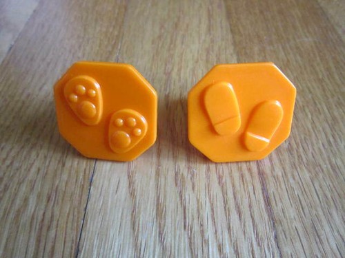 Bob the Builder Play-Doh 2 Replacement Parts Stamps Paw Print & Footprint Press - Picture 3 of 5