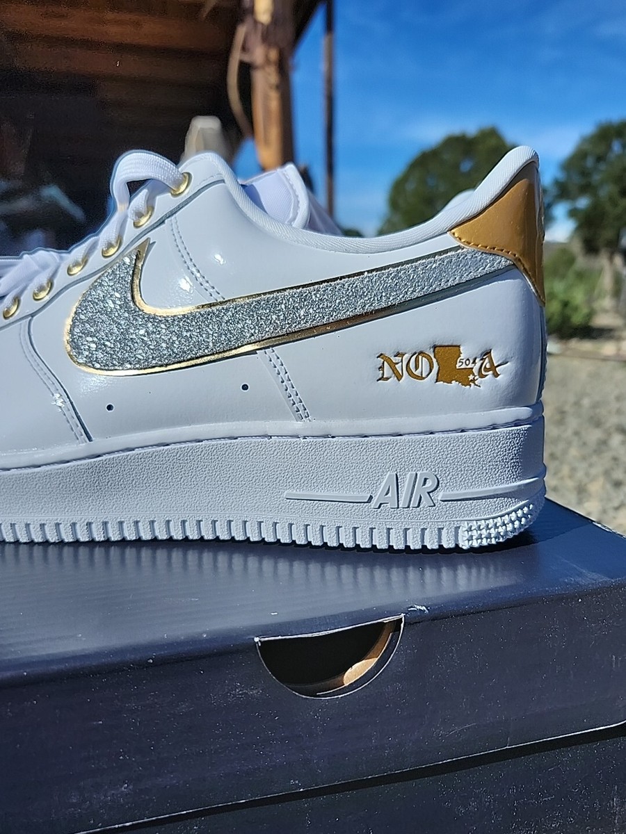 Nike Air Force 1 nolaホワイト/ゴールド/シルバー