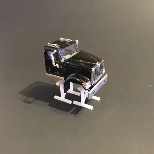 1/50 - International Hx 520 - Black Cab Setup - Picture 2 of 4