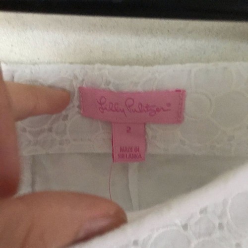 NWT LILLY PULITZER Daisy eyelet “Deenie” shorts - Picture 3 of 6