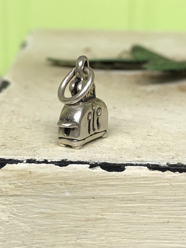 Estate Find, Sterling Silver, Unusual Toaster Charm/Pendant With Makers Mark - Imagen 4 de 12