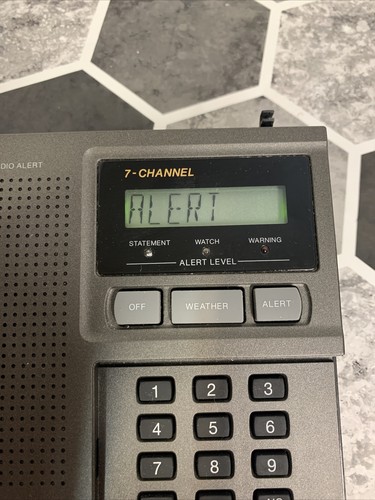 Radio Shack Weather Radio 7-Channel Digital NOAA Alert System 12-250 - Tested - Picture 6 of 8
