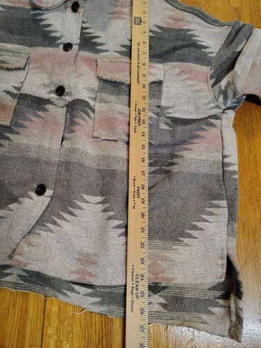 Azteca women distressed oversized pink Gray shacket jacket full button down wome - Bild 9 von 11