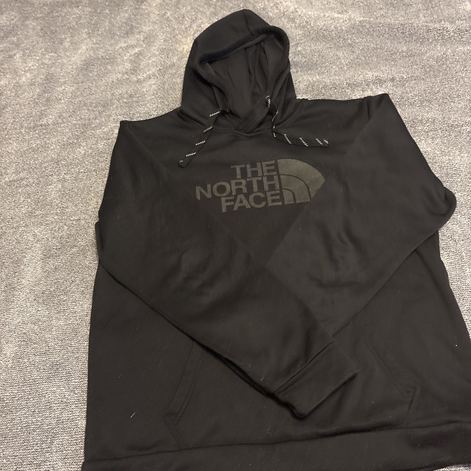 The North Face Mens M Hoodie - Comfortable & Durable Fleece Pullover  