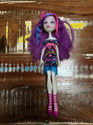 2015 Monster High Electrified Hair-Raising Ghouls Ari Hauntington Puppe (0347)