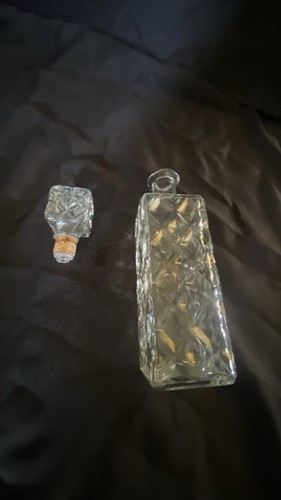 Vintage diamond pattern decanter 1962 Seagram’s - Picture 3 of 5