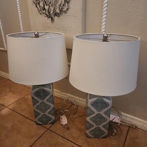 S/2 Pottery Barn Langley quadratische Keramik 25" Tischlampenfüße mit Schirmen