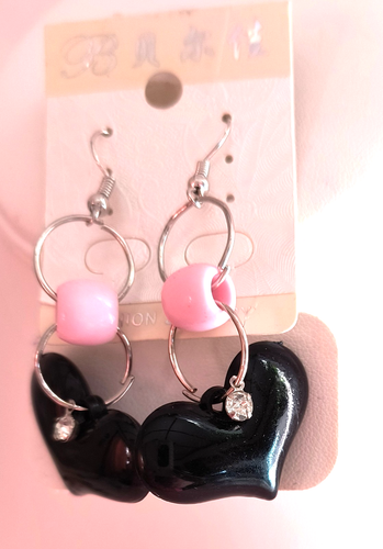 New with Tags Women's Dangle/Drop Earrings Acrylic Black Hearts Pink Beads 2.25" - Picture 15 of 17
