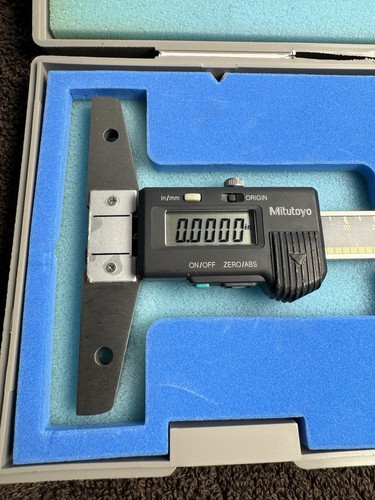 MITUTOYO DIGIMATIC DEPTH GAUGE (0~200mm) VDS-8” DC - Picture 2 of 12