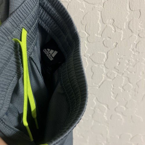 ADIDAS BOYS SHORTS GRAY NEON GREEN TRIPLE SIDE STRIPES WITH POCKETS SIZE L 14/16 - Picture 10 of 10