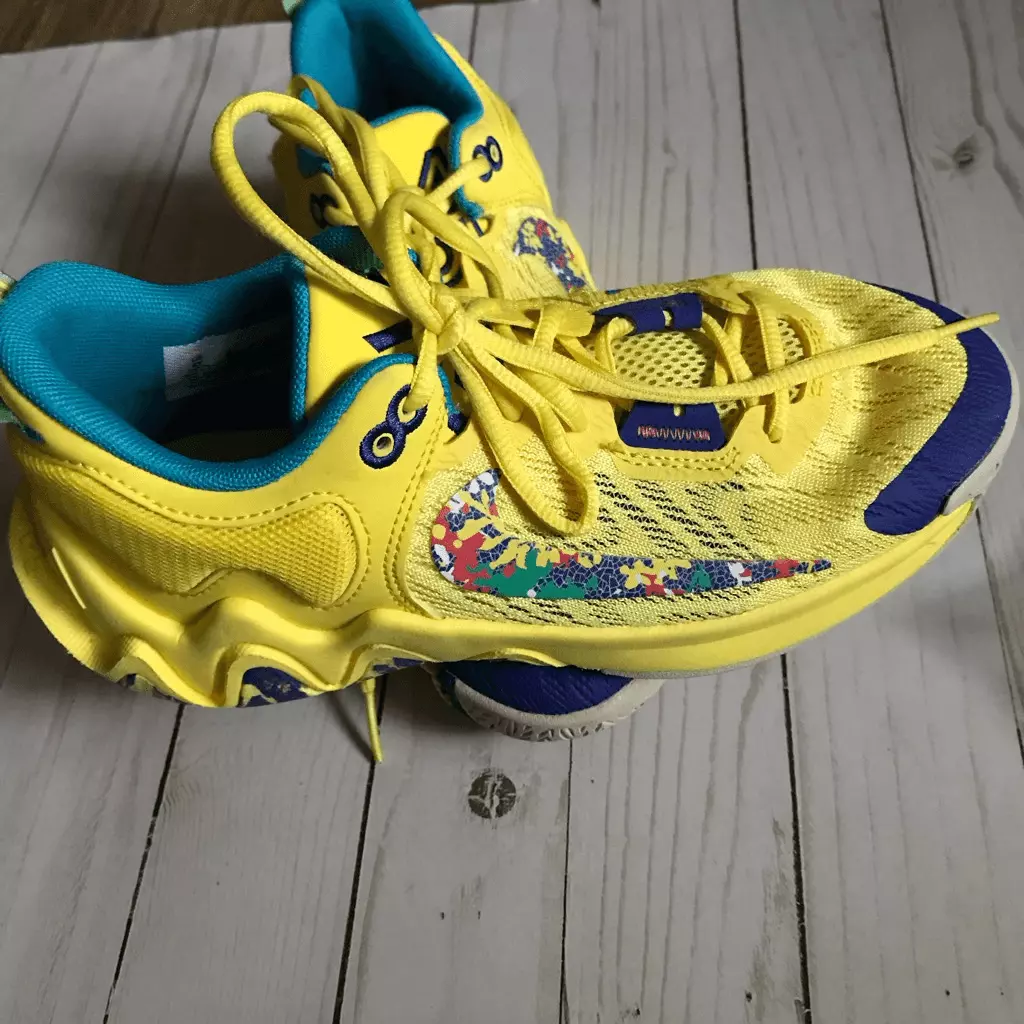 Basketball shoes hotsell yellow