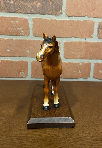 Cavallo in metallo in ghisa vintage Hubley su base in legno - Foto 3 di 12