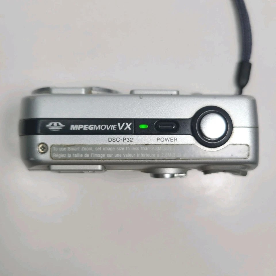 Sony Cyber-shot DSC-P32 3.2MP Digital Camera - Silver - Image 2 of 4