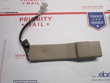 03-08 Mercury Grand Marquis Crown Victoria Town Car Seat Belt Buckle Beige