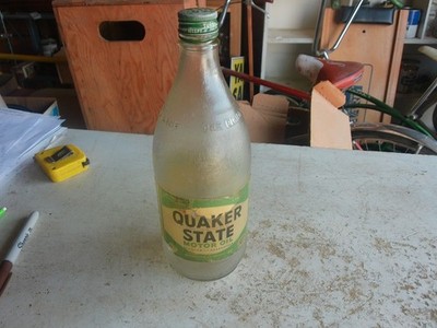 Vintage empty Oil Glass Bottle Quaker State Lot 26-40-A