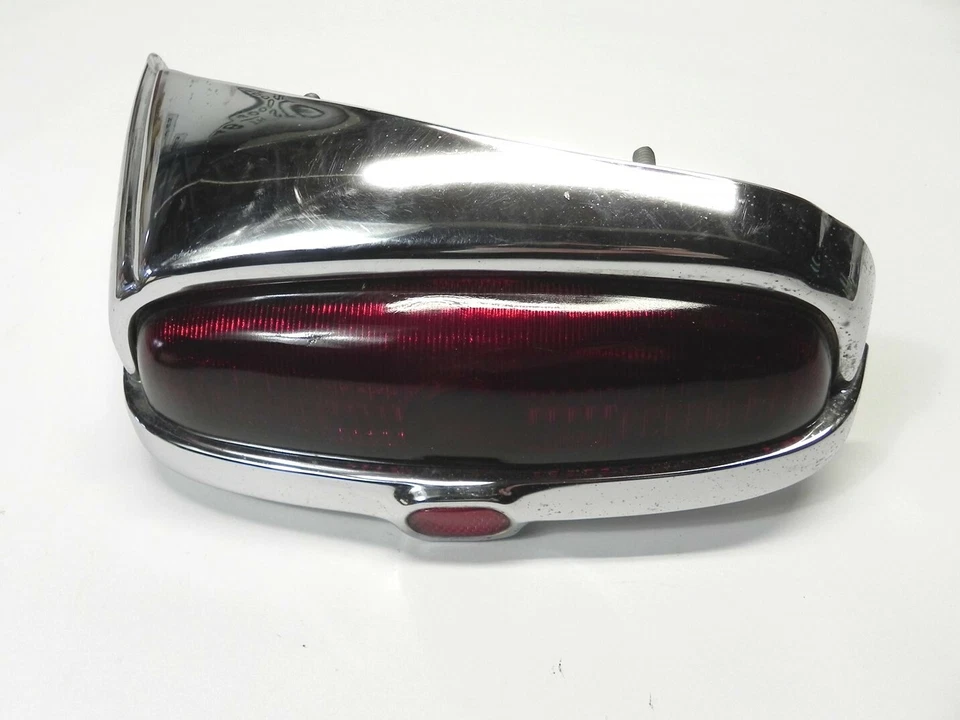 1949-50 KAISER | ВИНТАЖНЫЙ *НОВЫЙ ИЗ СТАРЫХ ЗАПАСОВ* КОРПУС ЛЕВОГО ЗАДНЕГО ФОНАРЯ В СБОРЕ - ОЧЕНЬ ХОРОШИЙ - - Изображение 2 из 4