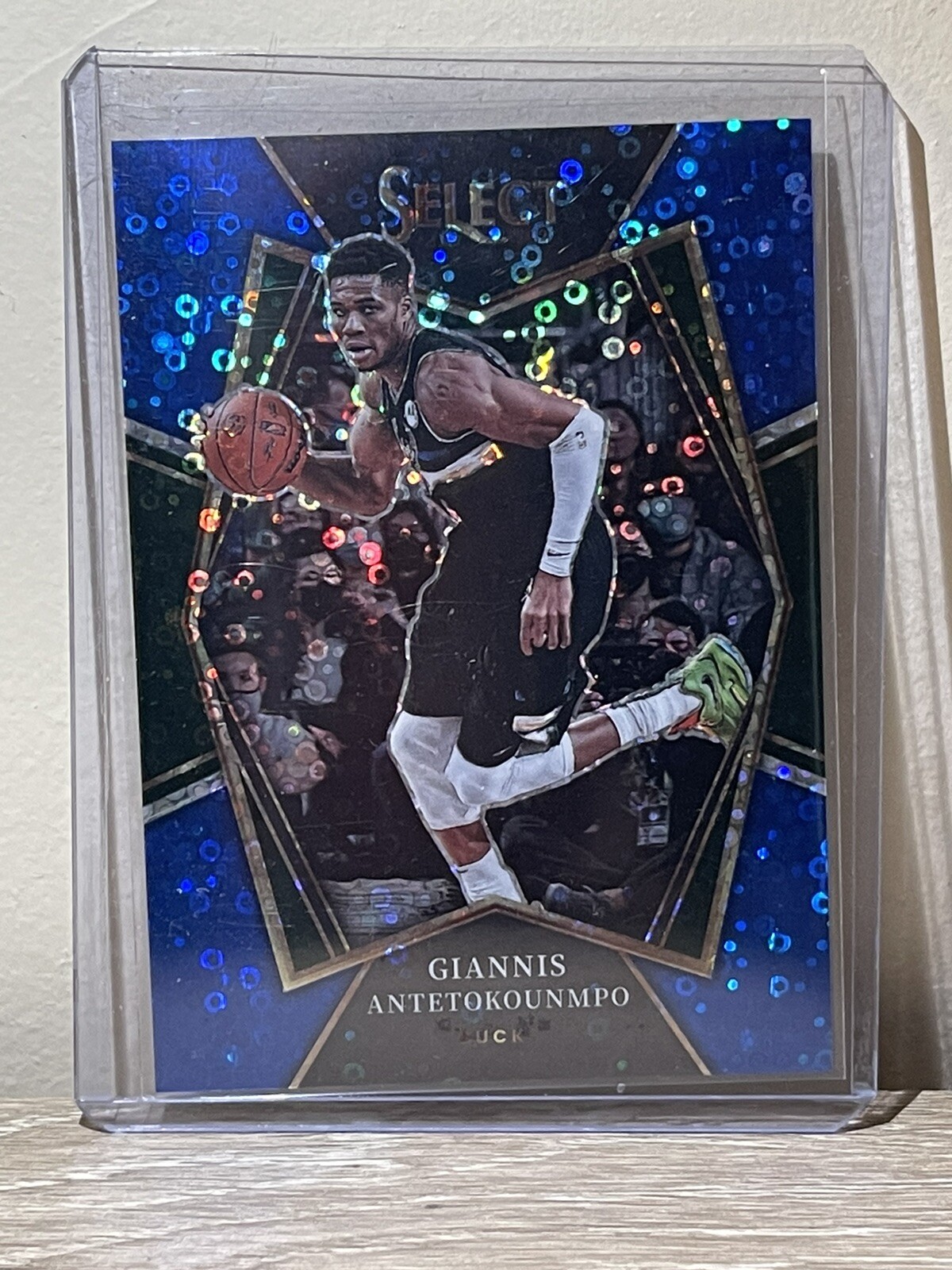 2021 Select Blue Disco Giannis Antetokounmpo /25 Premier Level Bucks