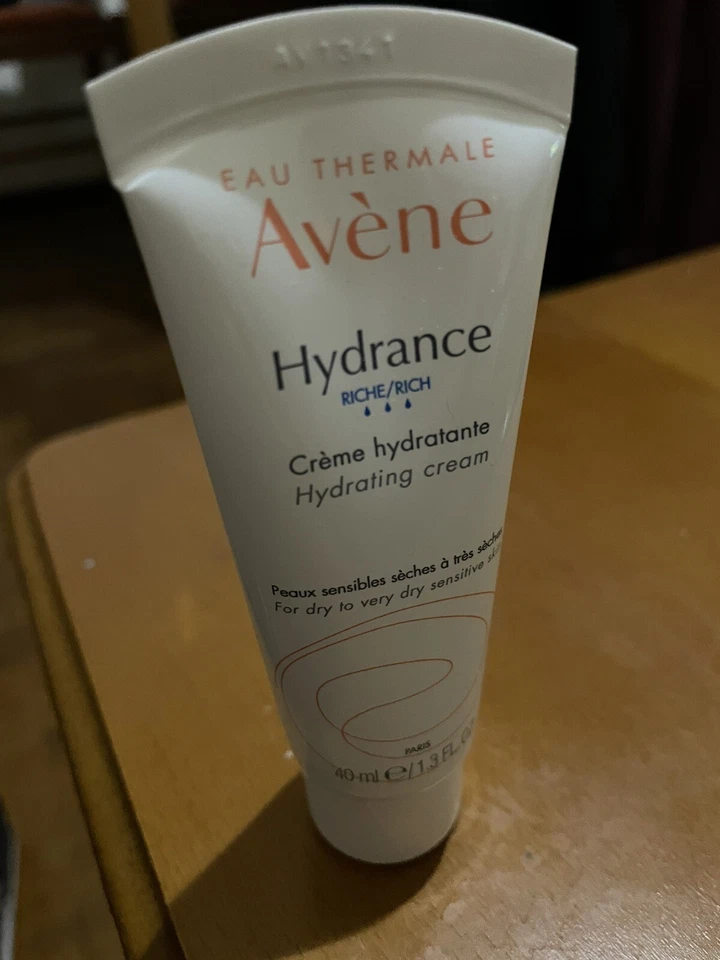 Crema hidratante rica en hidratación Avène Eau Thermale 40 ml (1,3 oz) Foto 2 de 2