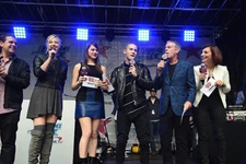 Skeery Jones Bethany Watson Hailee Steinfeld Nick Jonas Elvis Dura - Old Photo 3