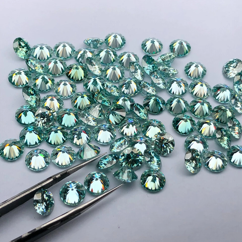 Excellent D Color VVS1 Round Cut Moissanite Loose Gemstones with GRA Certificate - Image 3 of 4