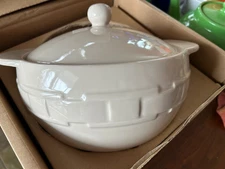 NEW Longaberger Pottery WT ~ 2 Qt Casserole Dish w/Lid ~ Ivory ~ 10.5''x 3'' USA