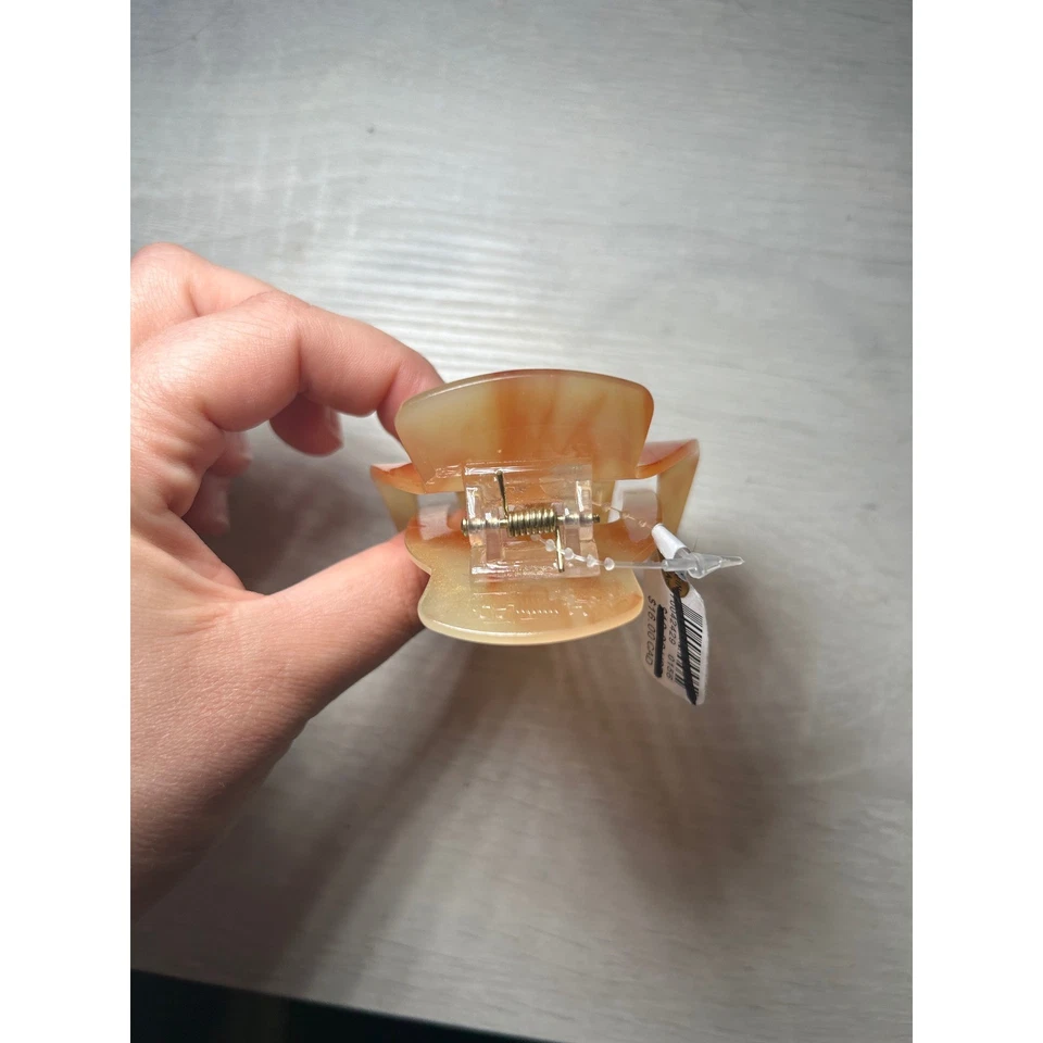 NUEVO Pinza para el pelo Urban Outfitters accesorios para mujer regalo clásico neutro Foto 3 de 4