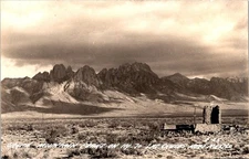 Las Cruces New Mexico Hwy 70 Organ Mountain Peaks 1930-1950 RPPC Postcard  32280