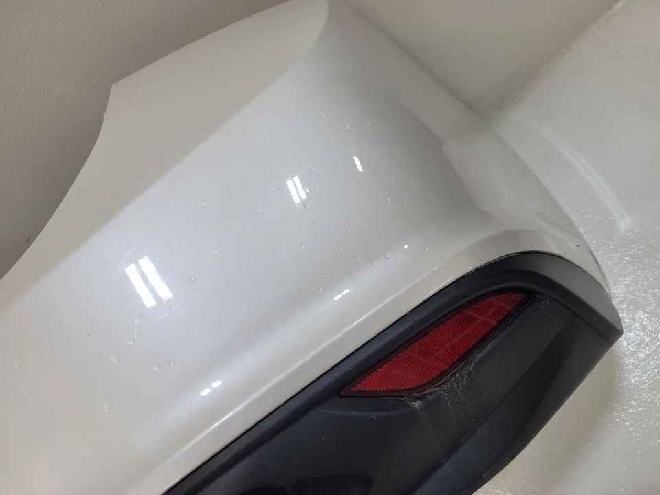 16-18 CHEVROLET MALIBU Rear Bumper Without Park Assist White 84276884  - Image 2 of 4