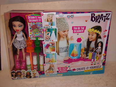 Bratz Creat-It-Yourself Fashion Playset with Doll 20+ Pieces