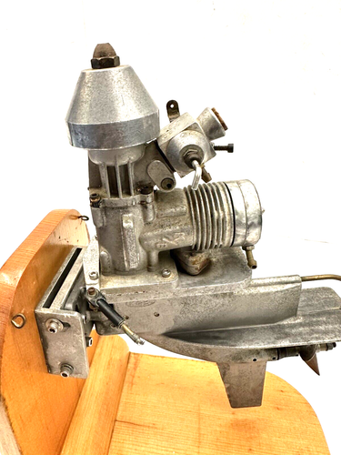 Nice Vintage KB Outboard 7.5 & Lower Unit RC Boat K&B Gas Engine Motor with Prop - Picture 9 of 18