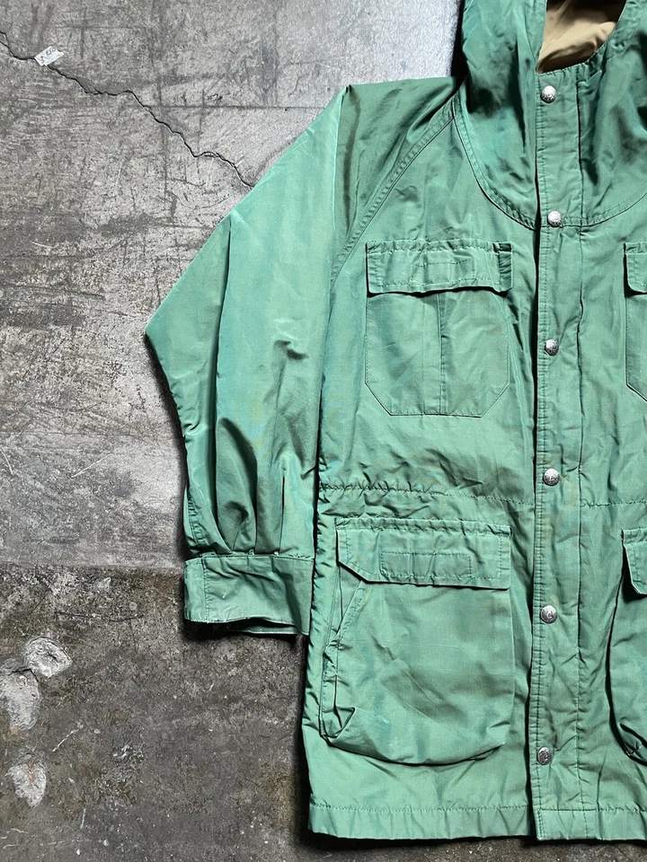 PARKA DE MONTAÑA DE NAILON CON CAPUCHA VERDE TOSTADO 60/40 DE COLECCIÓN SIERRA DESIGNS HECHA EN EE. UU. PEQUEÑA Foto 2 de 4