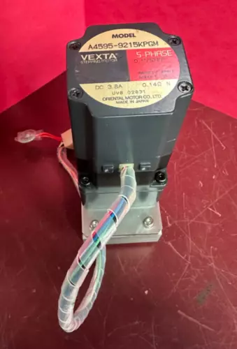 AS IS UNTESTED Vexta A4595-9215KPGM 5-Phase 0.1° Step/Stepping DC Motor