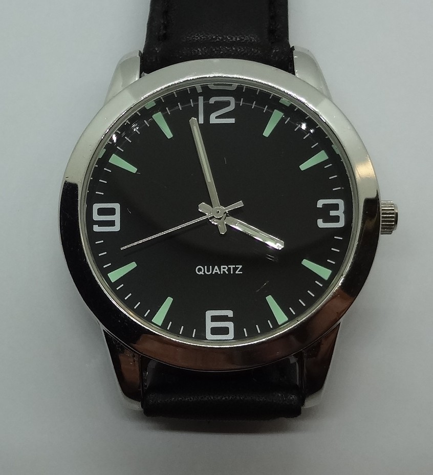 LOT OF 9 WATCHES ALL IN WORKING CONDITION Seiko, Pulsar, Orient, Milan, Peugeot