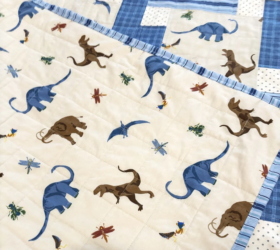 Manta de cuna azul hecha a mano para bebé 40" x 40" dinosaurios Foto 3 de 4