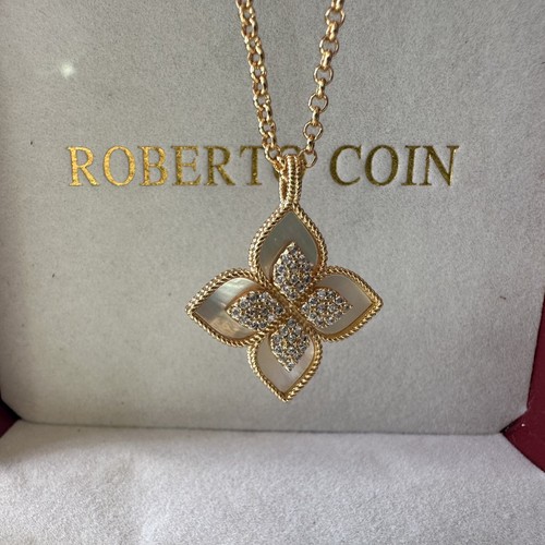 Roberto Coin Princess Flower Mother of Pearl & Diamond 18K Gold Pendant Necklace