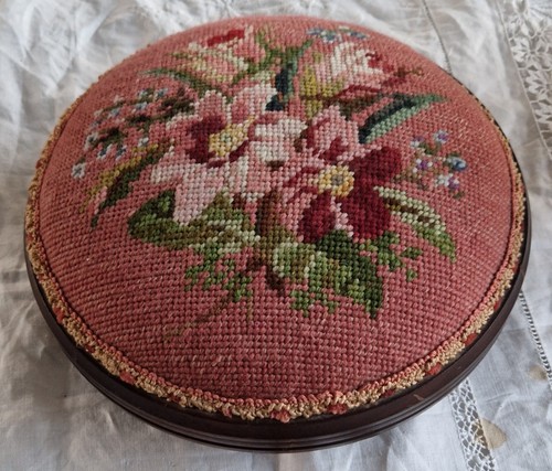 VTG Victorian Style Round Footstool With Floral Tapestry Top 10" Diameter READ