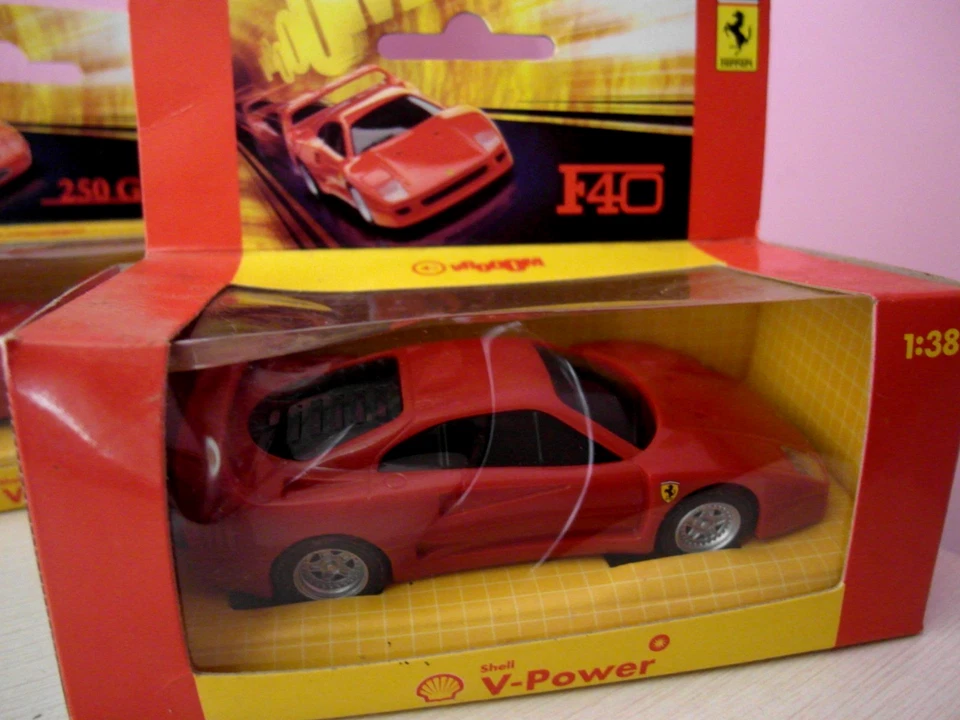 Ferrari Automodello - Rosso F40 e 250 GTO auto collezione retrocarica vintage ne - Immagine 3 di 4
