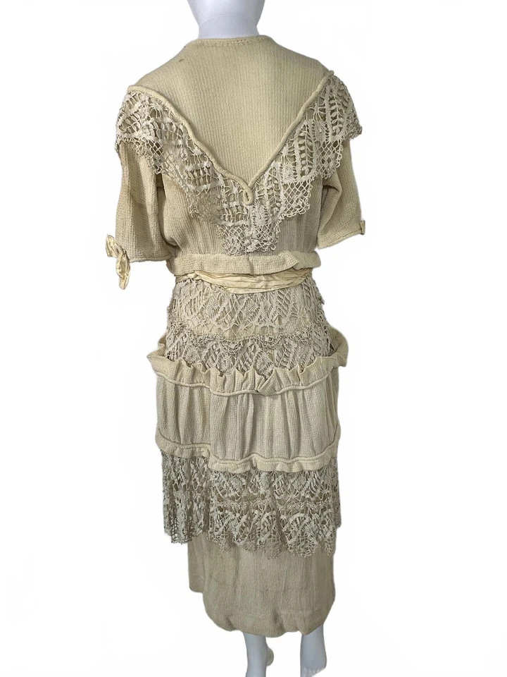 Antiguo vestido de exhibición de encaje eduardiano de colección de la década de 1910 para estudio encaje de ganchillo Foto 3 de 4