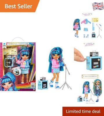 Gelenkpuppe Skyler Modepuppe mit Mikrofon und Zubehör - 23 cm blau